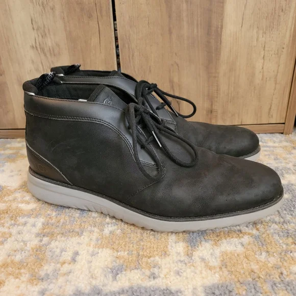 Ugg Union Chukka Weather Treadlight Charcoal suede shoes 1120984-CTSD_1.png?_s=RAABAB0 main image 4